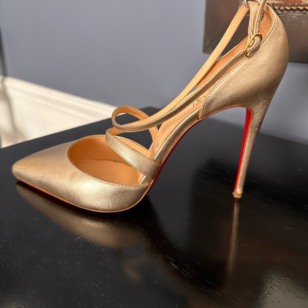 Christian Louboutin 39.5 Heels